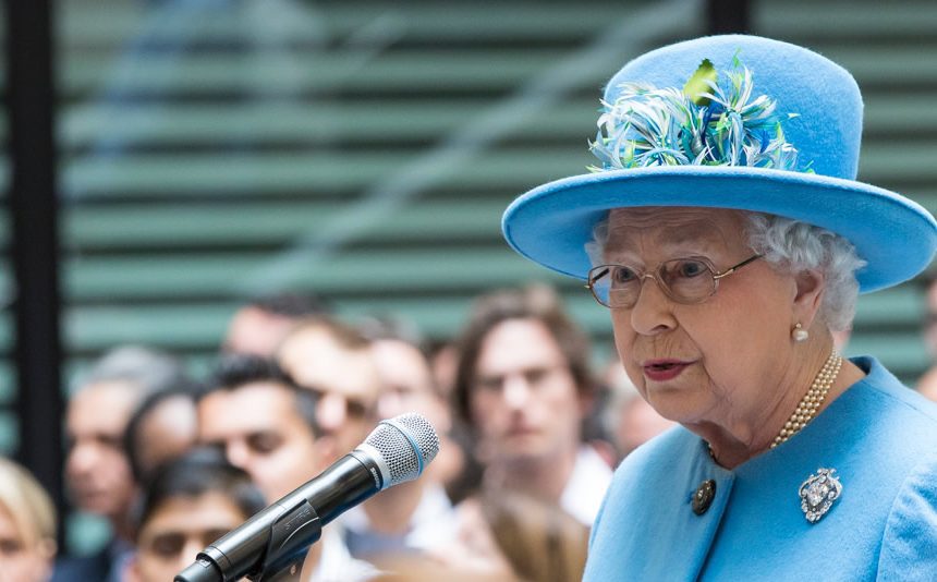 Królowa Elżbieta II - Wikimedia