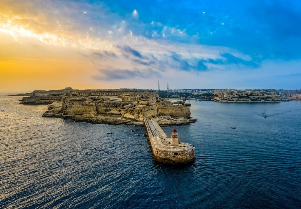 Malta to kraj, w którym jezyk angielski jest drugim jezykiem urzędowym.