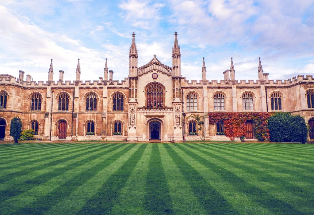 Egzaminy Cambridge przeprowadzane są pod egidą renomowanego uniwersytetu.